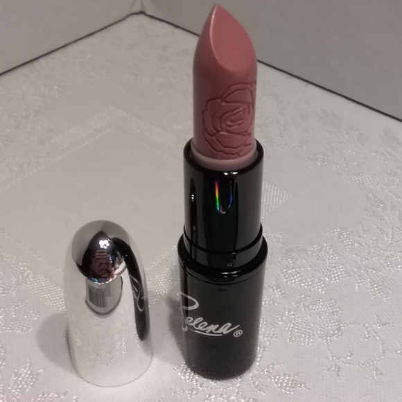 Mac Selena La Reina Lipstick in SELENA VIVE - Picture 7 of 8